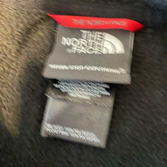 Black North Face jacket - Picture 3 of 5